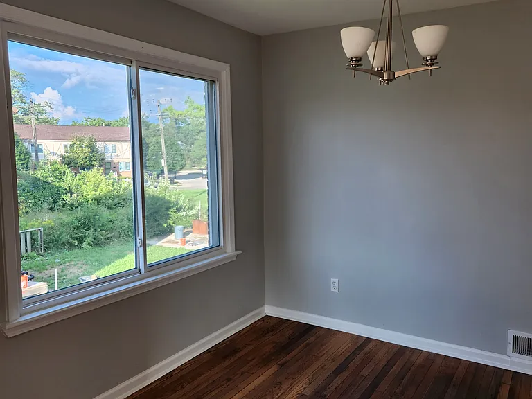 9412 Ravenswood St #2 — Photo 6