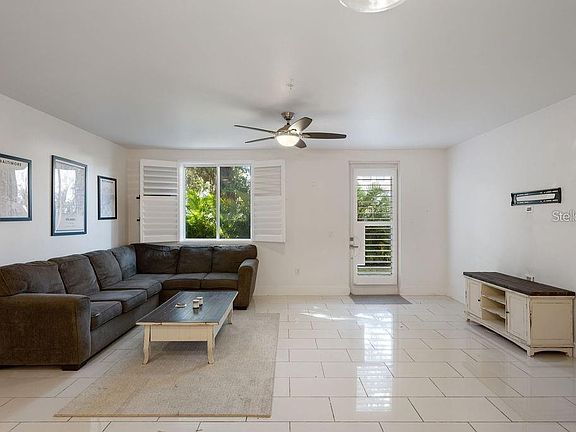 4th image of 432 W SWOOPE AVENUE