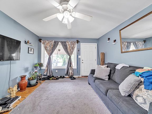 3rd image of 3211 Wellingmoor Ave
