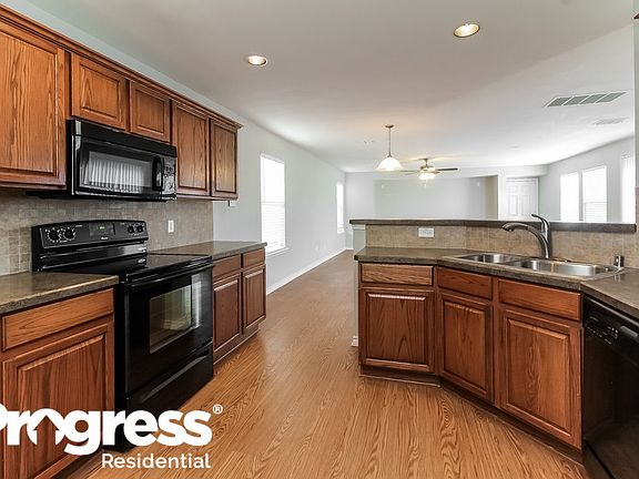 5th image of 7100 Bountiful Grove Dr