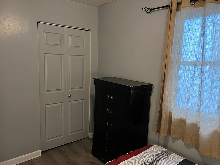 1345 Linden St — Photo 12