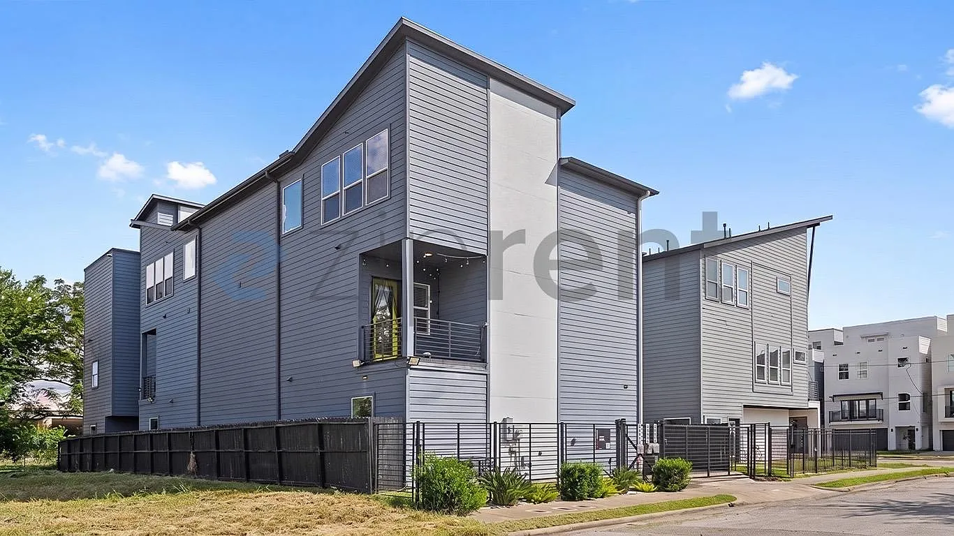 3 bed, 2000 sqft, $2,700 — Photo 2