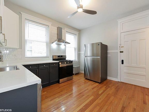 5th image of 3743 N Magnolia Ave APT 1F