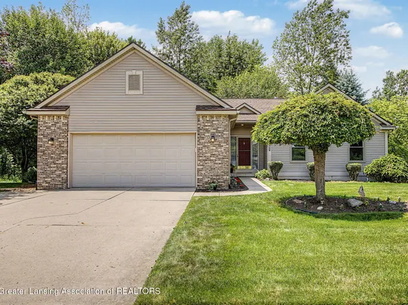 7326 Captiva Dr, Lansing, MI 48917