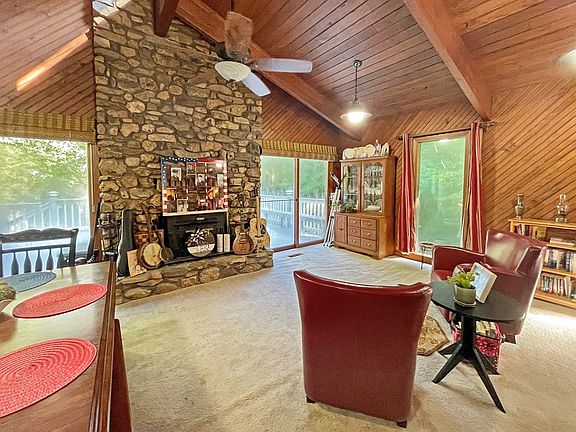 5th image of 214 Norma Ct