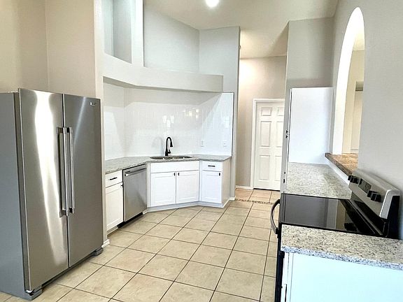5th image of 7059 Beech Trail Dr