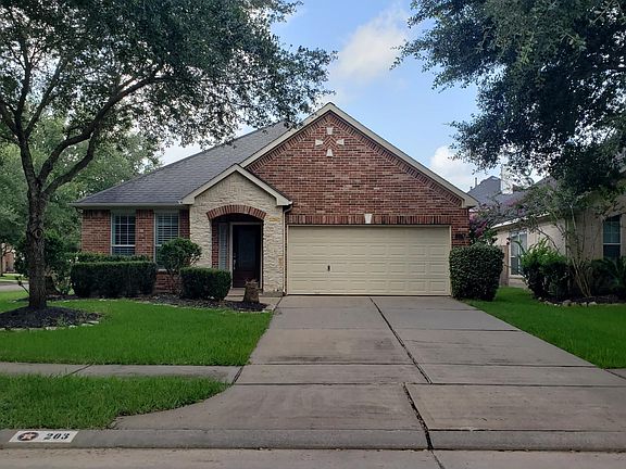 2nd image of 203 Autumn Creek Ln
