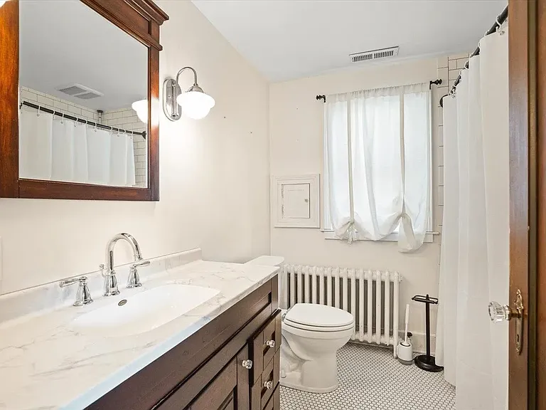 117 N Highland Ave — Photo 25