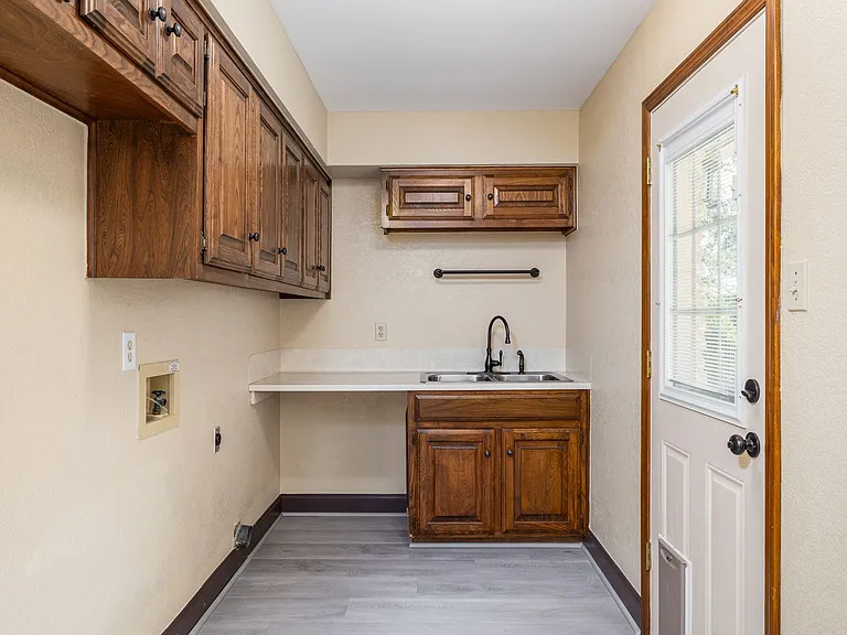 9900 Winding Oak Cir — Photo 13