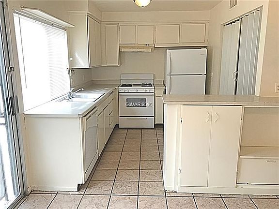 4th image of 6223 Meadow Brook Ln #42