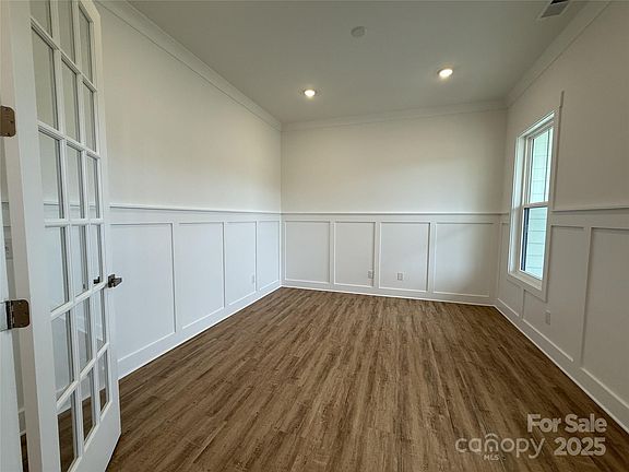 5th image of 10241 Malmedy Park St