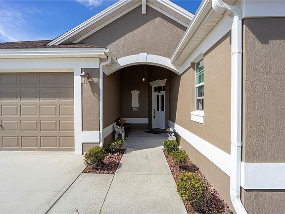 3rd image of 631 Arcola Ct