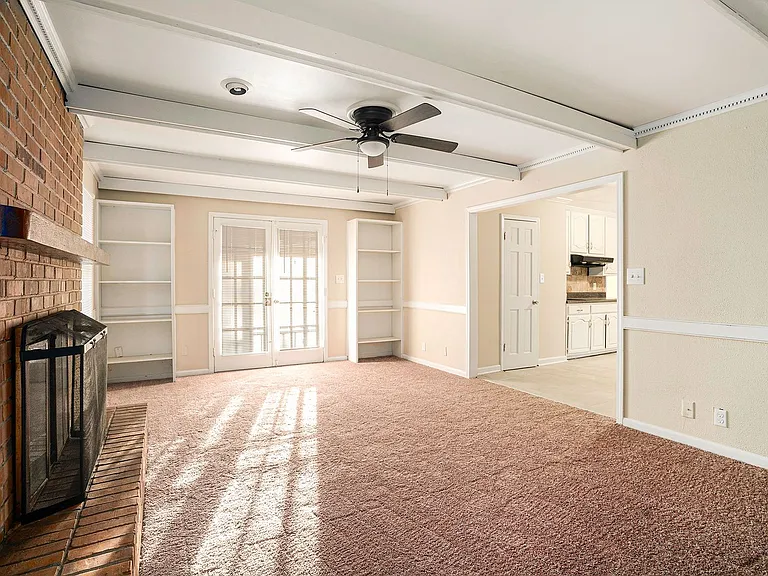 3845 Woodyhill Dr — Photo 2