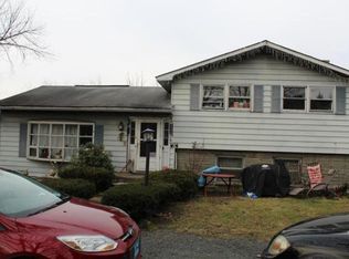 570 Polk Valley Rd, Stroudsburg, PA 18360