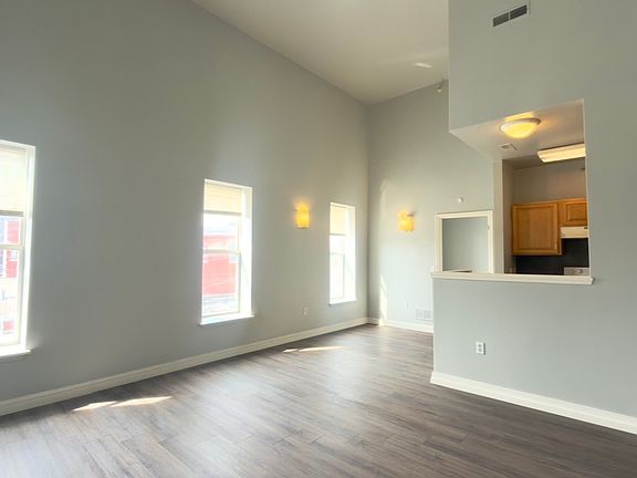 4th image of 1312 Derry St APT 306