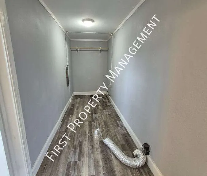 1013 Lansdell Rd — Photo 17
