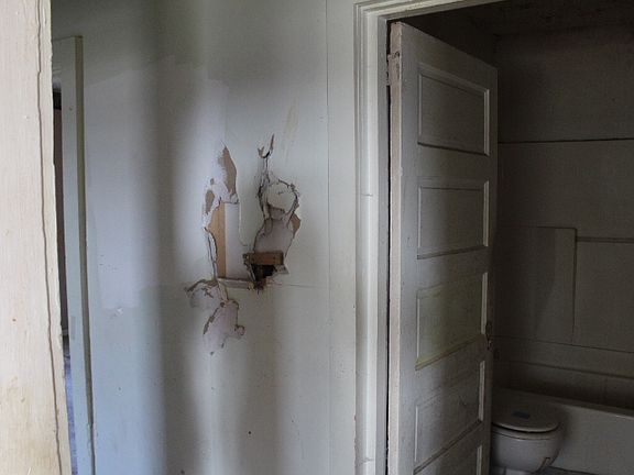 2nd image of 944 Maryland Ave