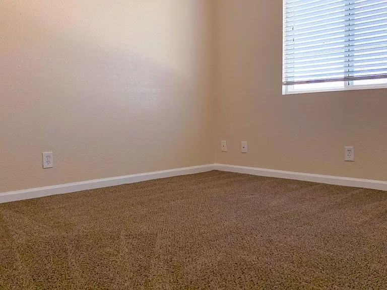 Desert Park Apartments — Photo 22