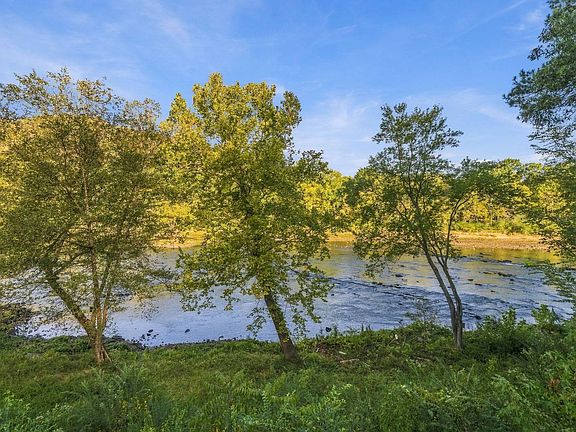 35th image of 296 Riverpark Dr