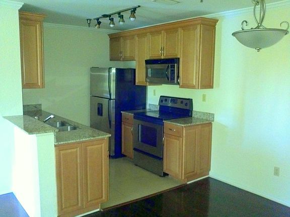 3rd image of 10263 Gandy Blvd N APT 511
