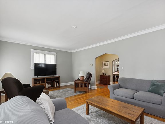 4th image of 3738 N Lawndale Ave