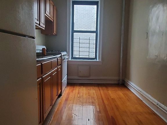 2nd image of 78 Hawthorne St #21