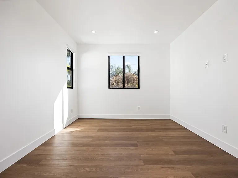 212 W 64th St #D — Photo 30