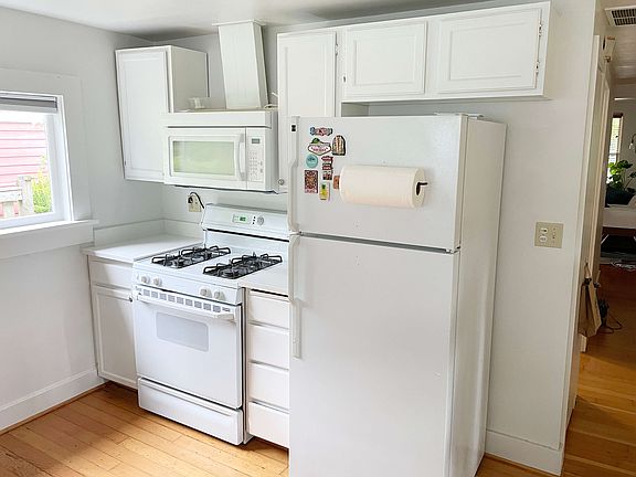 3rd image of 139 N 75th St