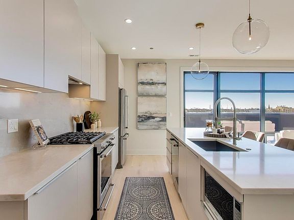 3rd image of 1317 N Western Ave #504