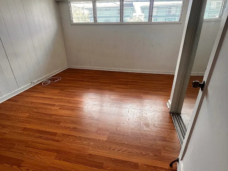 1504 Thurston Ave — Photo 8