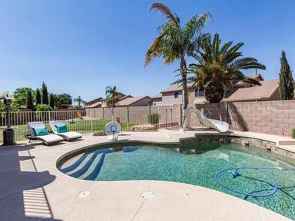 Pool w/slide