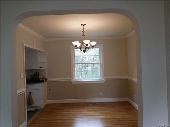 3rd image of 5613 Forest Hill Ave