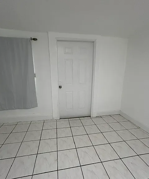 939 NW 24th Ct — Photo 7