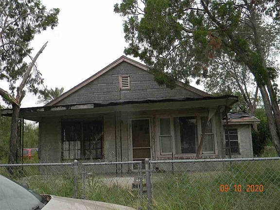 3rd image of 1105 Fresno St