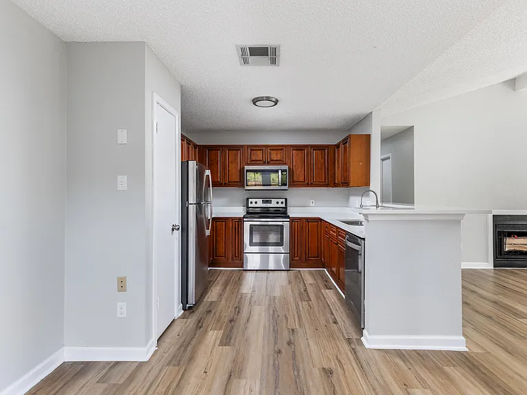 1803 Heatherglen Ln — Photo 11