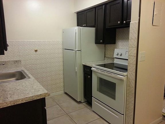 2nd image of 4441 SW 32nd Ave APT 4