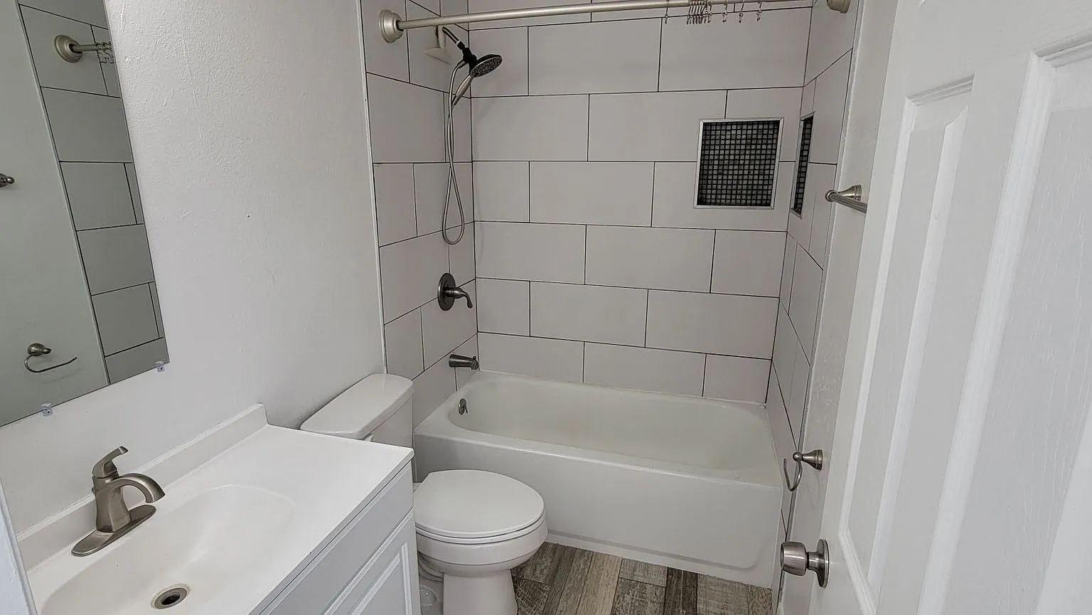 7657 West 3100 South - Duplex — Photo 2