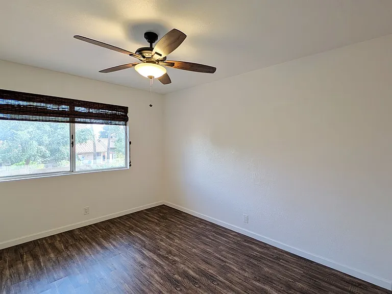 2363 W Hemlock Ct — Photo 24