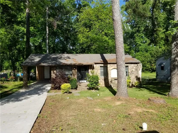 895 Kennesaw Dr, Forest Park, GA 30297