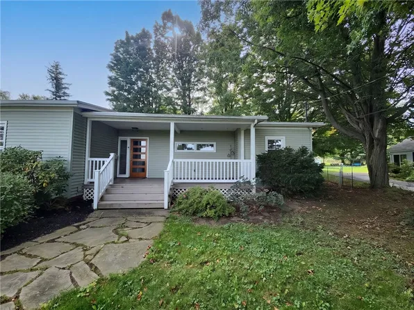 180 W Main St, Westfield, NY 14787