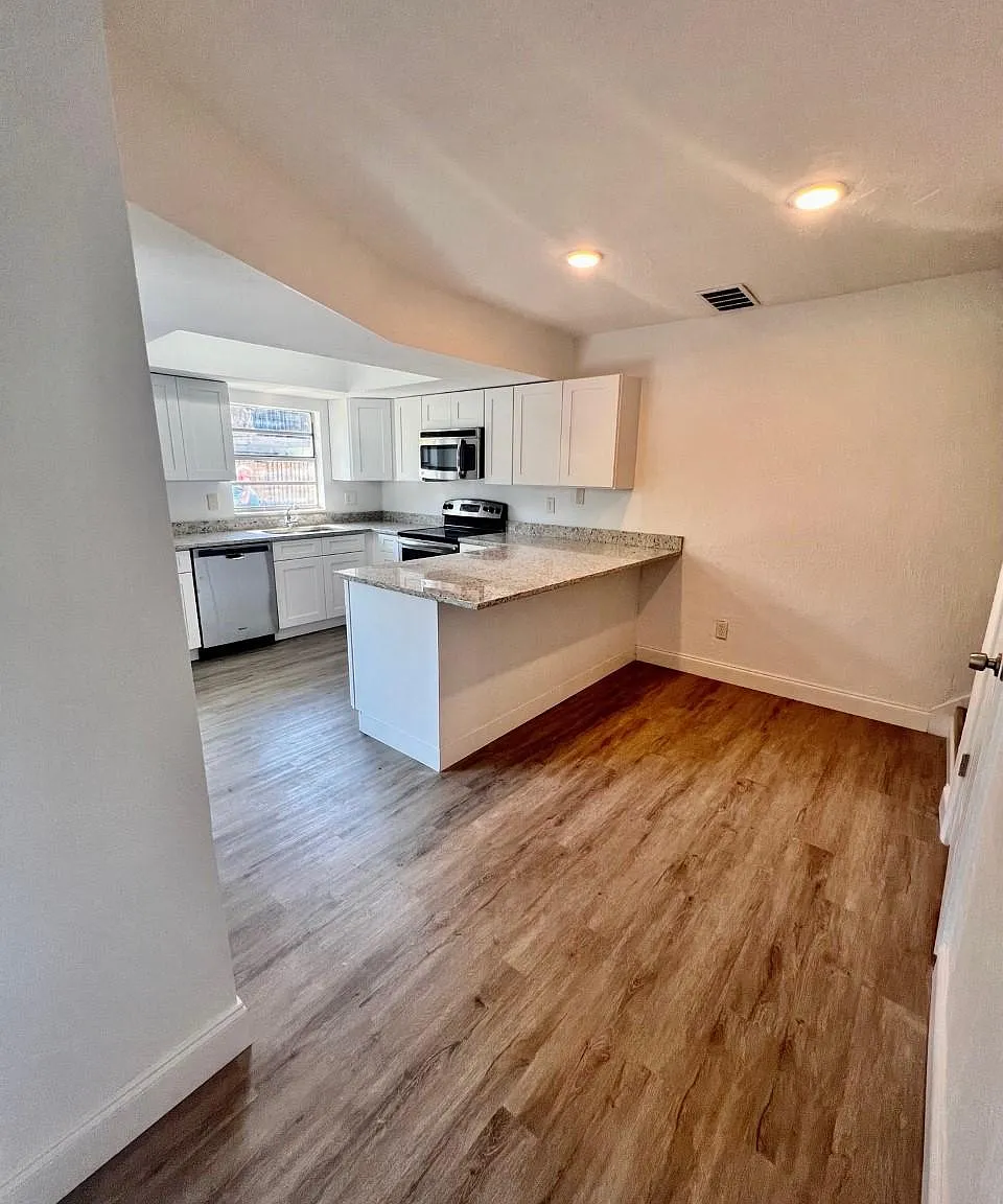 2 bed, 1.5 bath, 1242 sqft, $1,795 — Photo 1