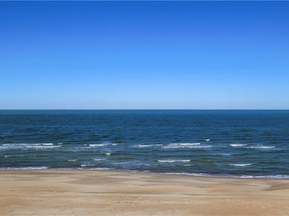2424 Ocean Shore Cres APT 402, Virginia Beach, VA 23451
