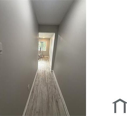 4th image of 535 Paines Ave NW