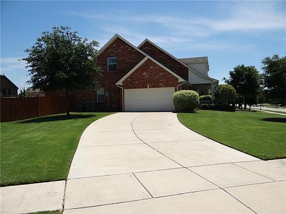 4th image of 2463 Lakewood Dr