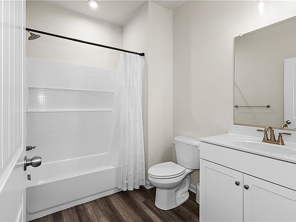 3rd image of 451 Asuza St