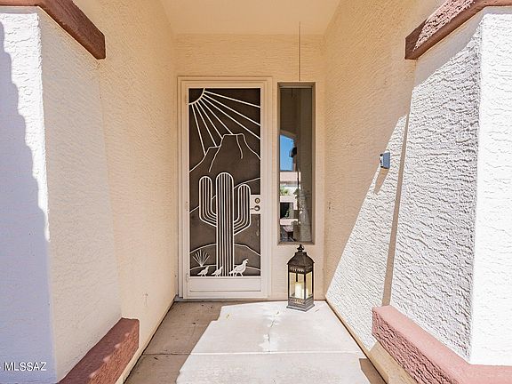 5th image of 2323 E Bonita Canyon Dr