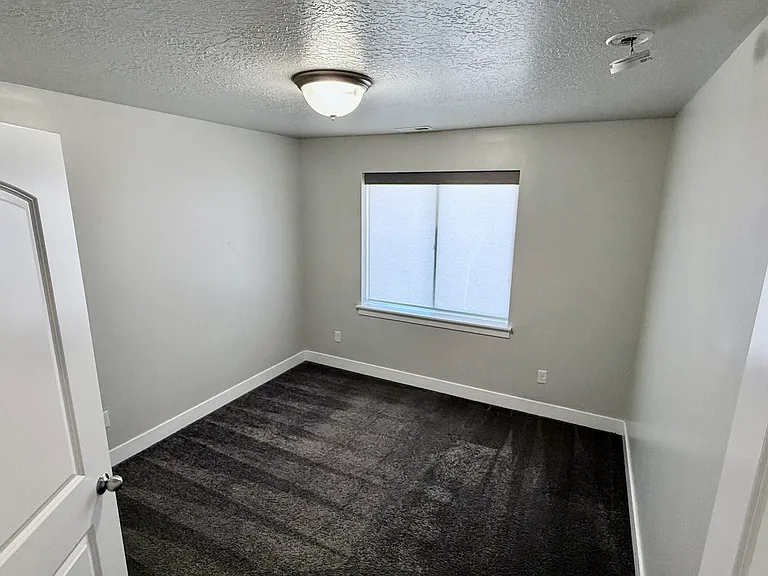 1692 W Quailhill Rd — Photo 28