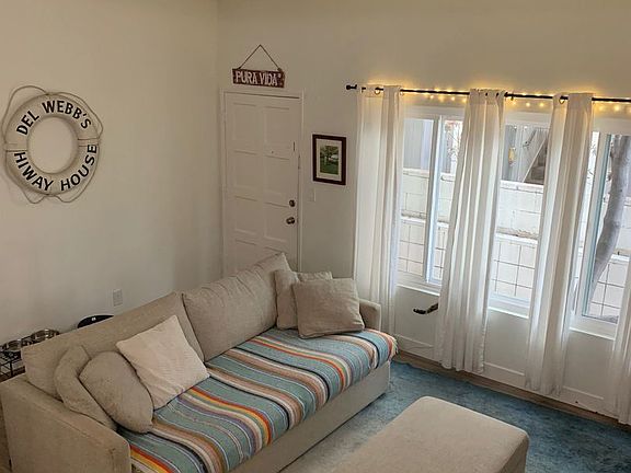 3rd image of 1022 Euclid St APT 6