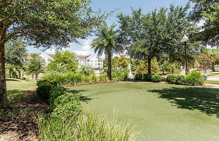 The Grand Parkway Apartments Putting Green,Katy, Texas