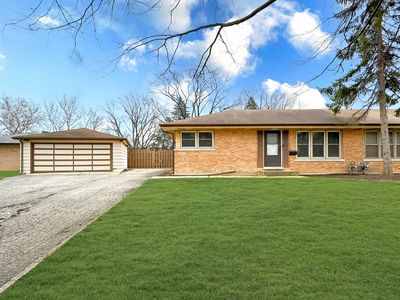 105 N Gables Blvd, Wheaton, IL, 60187